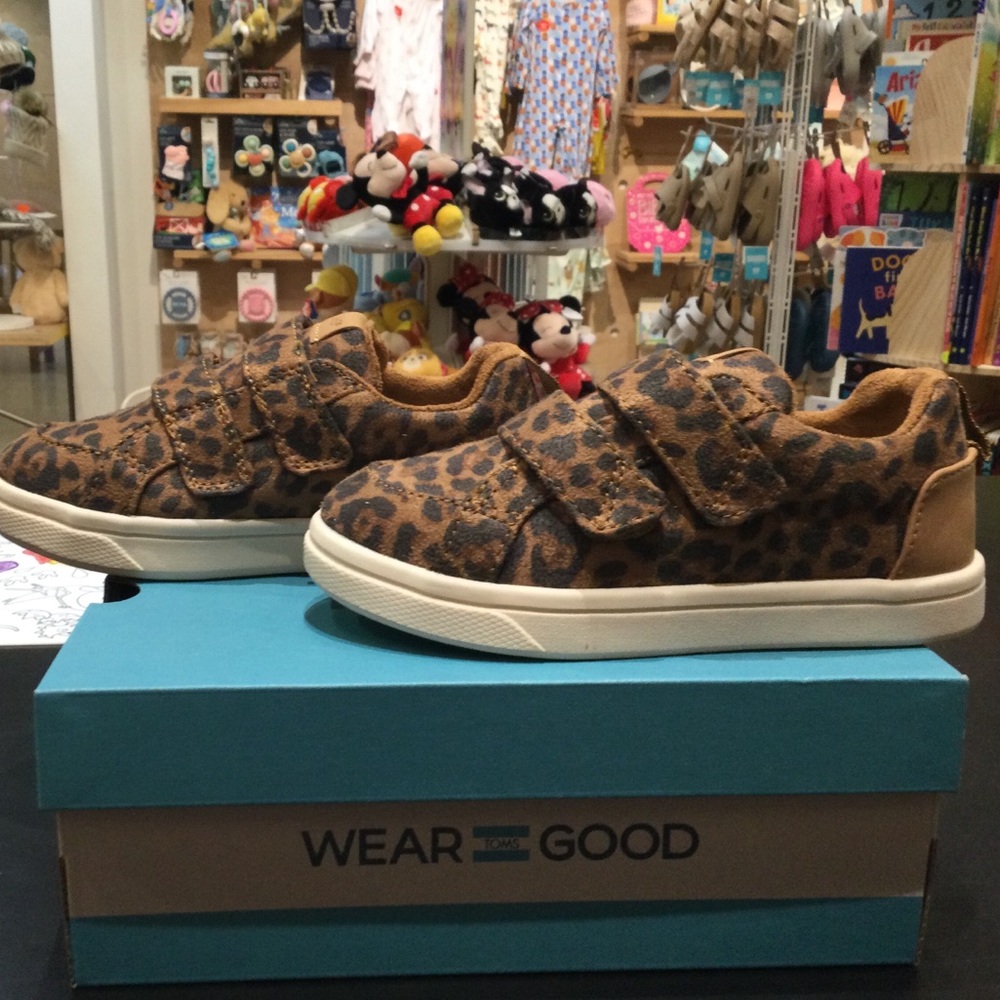 Kids TOMS Cruz Double Strap Color Brown Sugar Mini Leopard Print Multiple Sizes - Picture 4 of 6